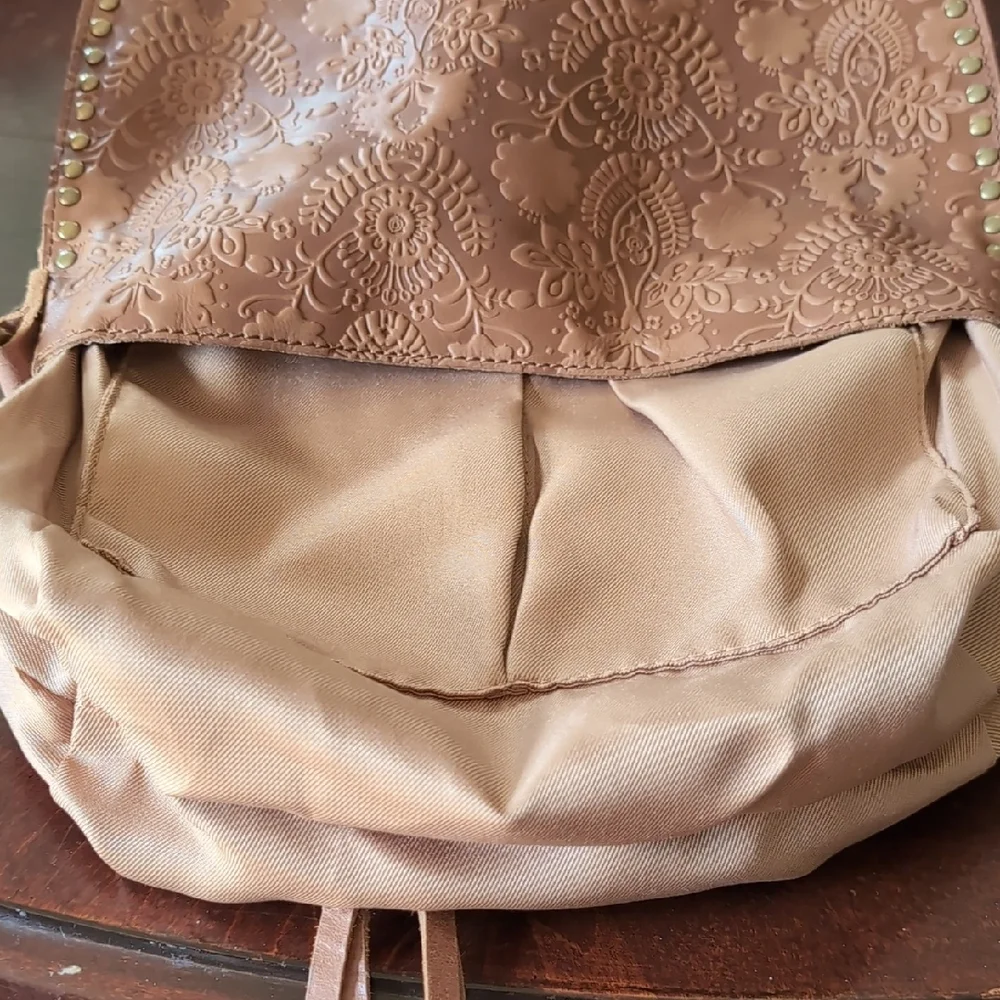 The Sak Brown Leather Crossbody Bag with Embossed Design - Picture 14 of 16
